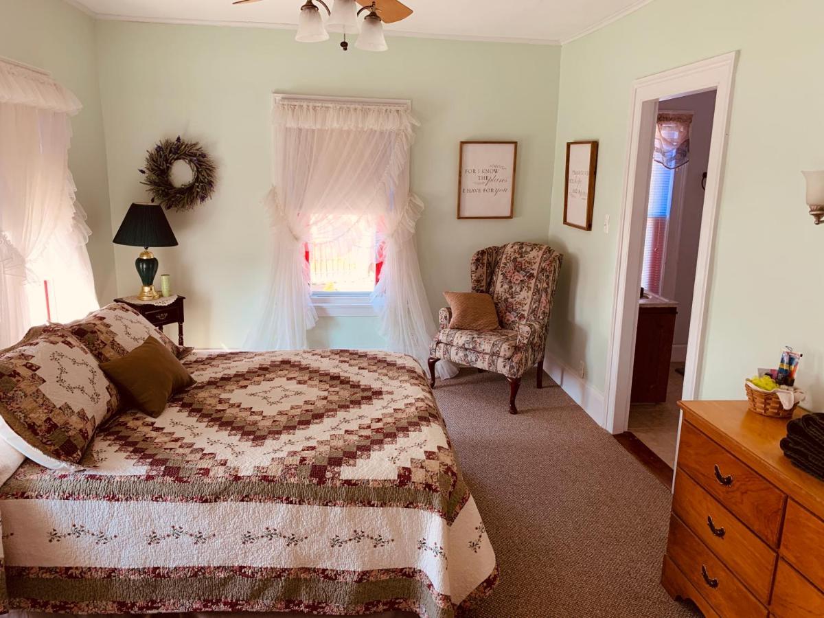 Centennial Inn Bed & Breakfast Conneaut Bagian luar foto